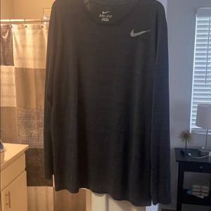 Nike dri fit long sleeve workout shirt
